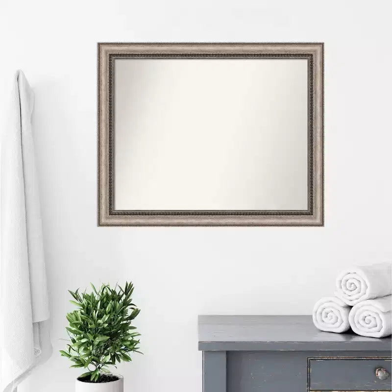 Miroir mural biseauté orné pour salle de bain - Argenté