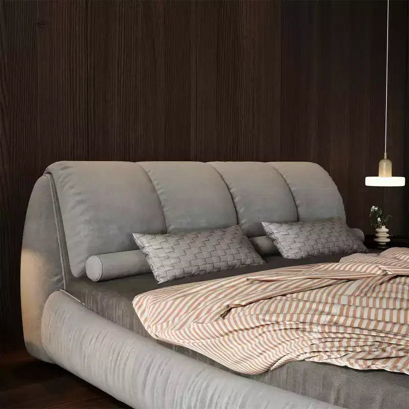Lit plateforme rembourré de luxe