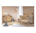 Chambre de bébé Lit et Commode