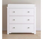 Lit de bébé convertible, commode avec plateau à langer et fauteuil à bascule confortable
